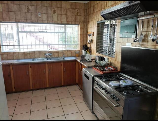 4 BEDROOM HOUSE FOR SALE IN ELDORAIGNE